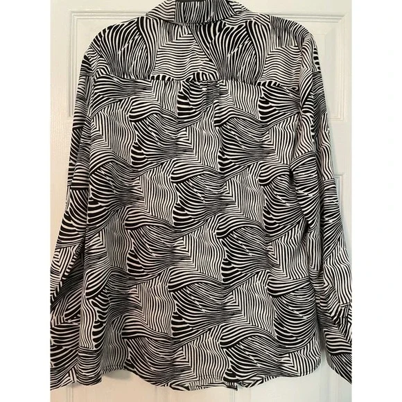 Chico's Zebra Print Long Sleeve ruffle Front Blouse Top Shirt Size 2 12/14 - Picture 5 of 12